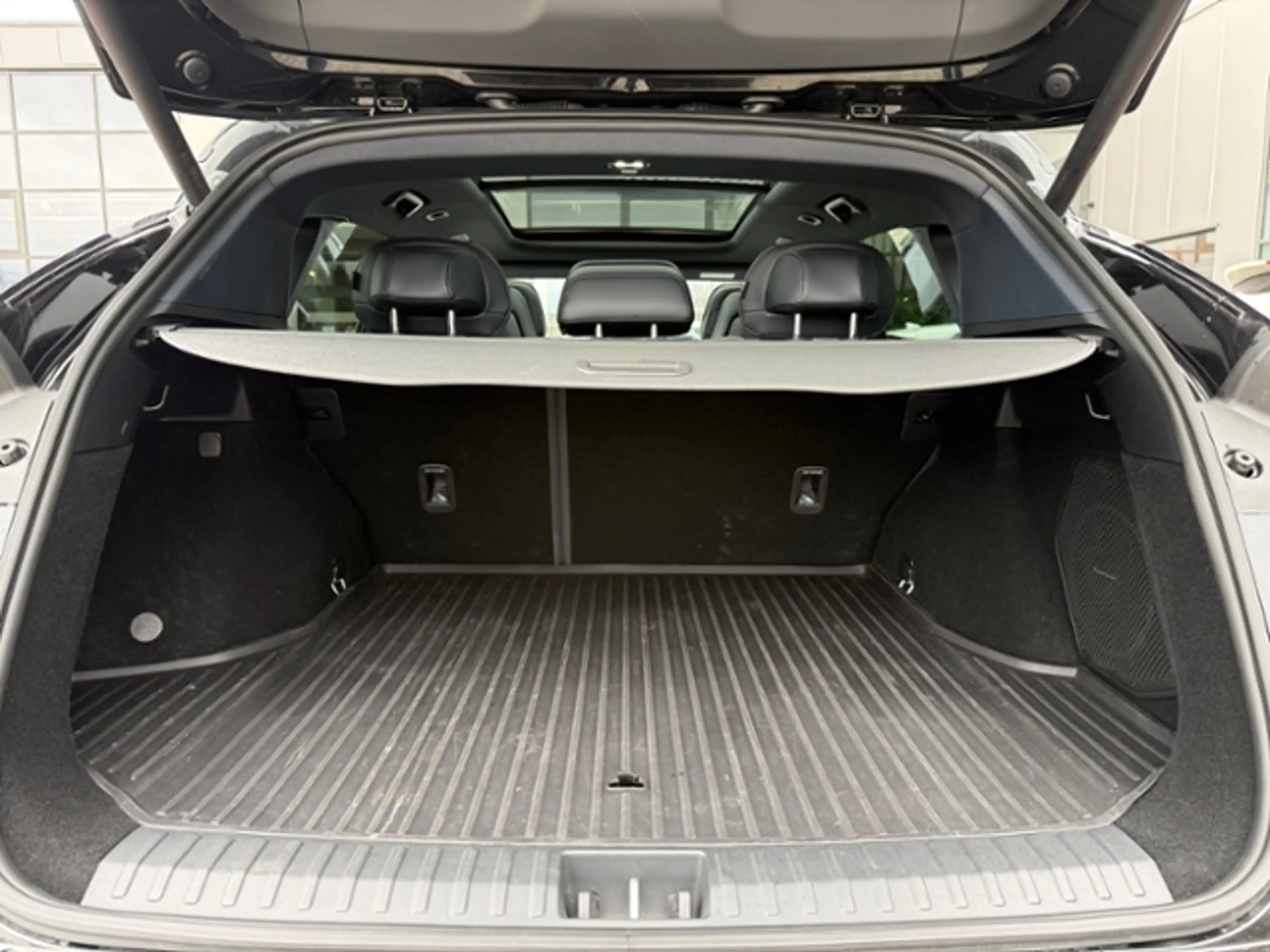 Lynk & Co 08 More  1.5 T Plug-in-Hybrid — photo 9