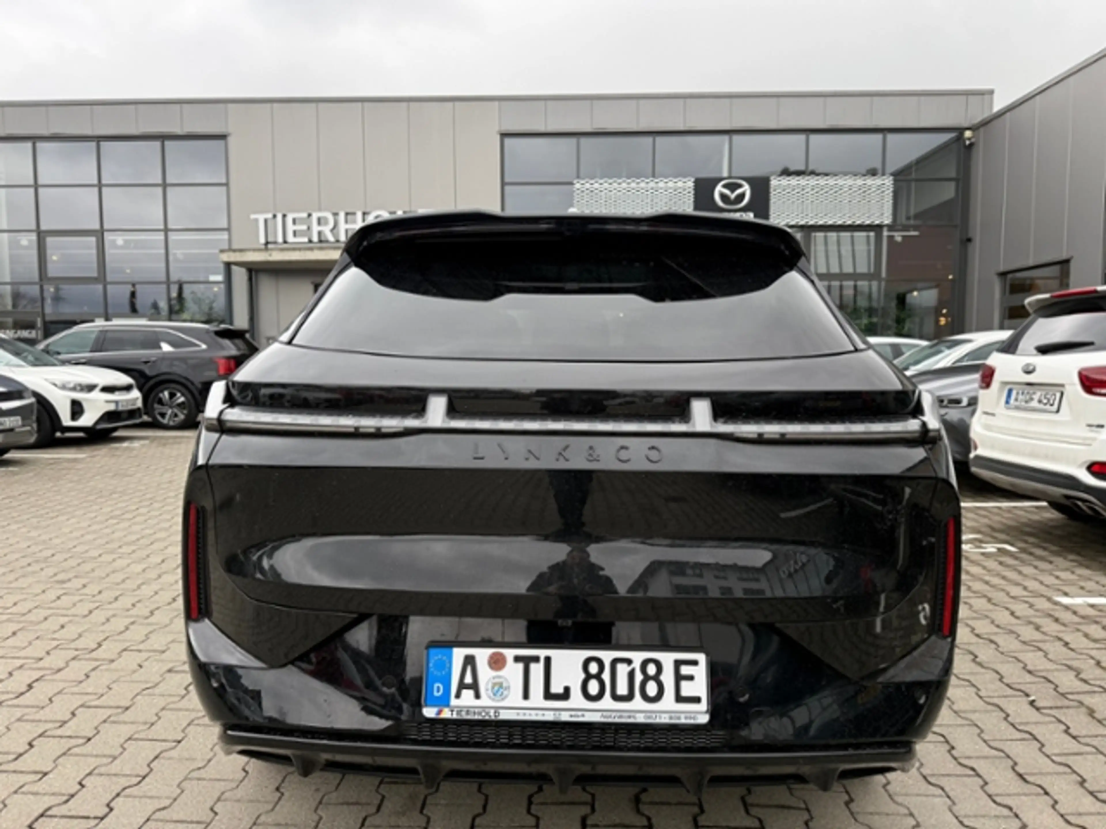 Lynk & Co 08 More  1.5 T Plug-in-Hybrid — photo 7