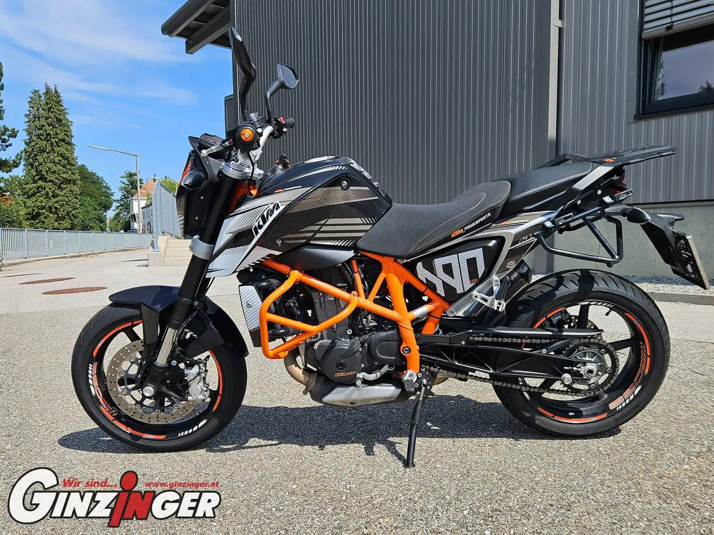 KTM 690 Duke - 1