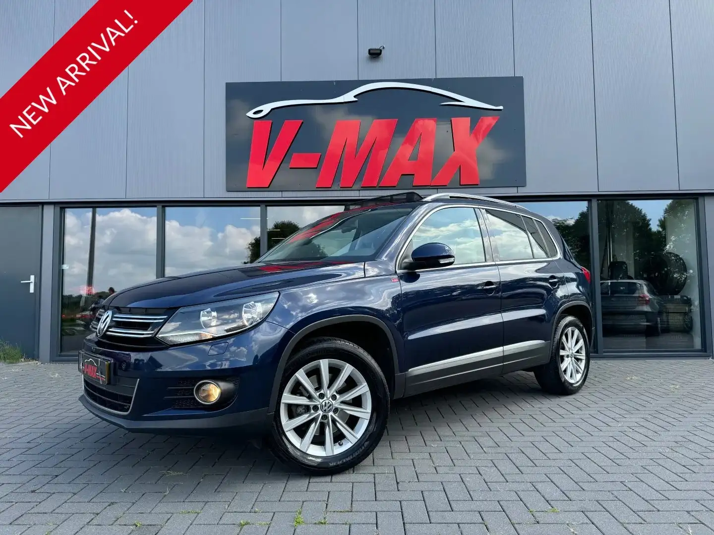 Volkswagen Tiguan 1.4 TSI Sport&Style 160Pk Panorama Stoelverw Clima Blauw - 1