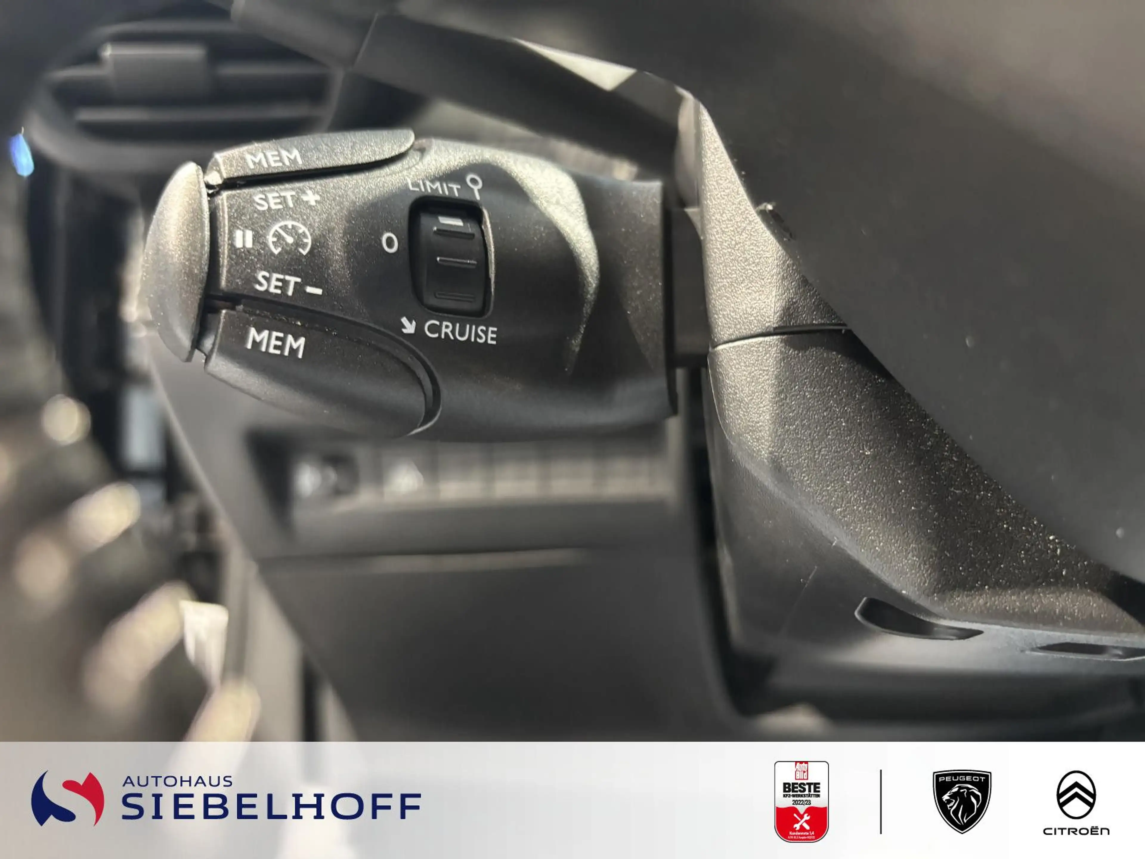 Peugeot 2008 e-2008 Active Elektromotor 136 — photo 13