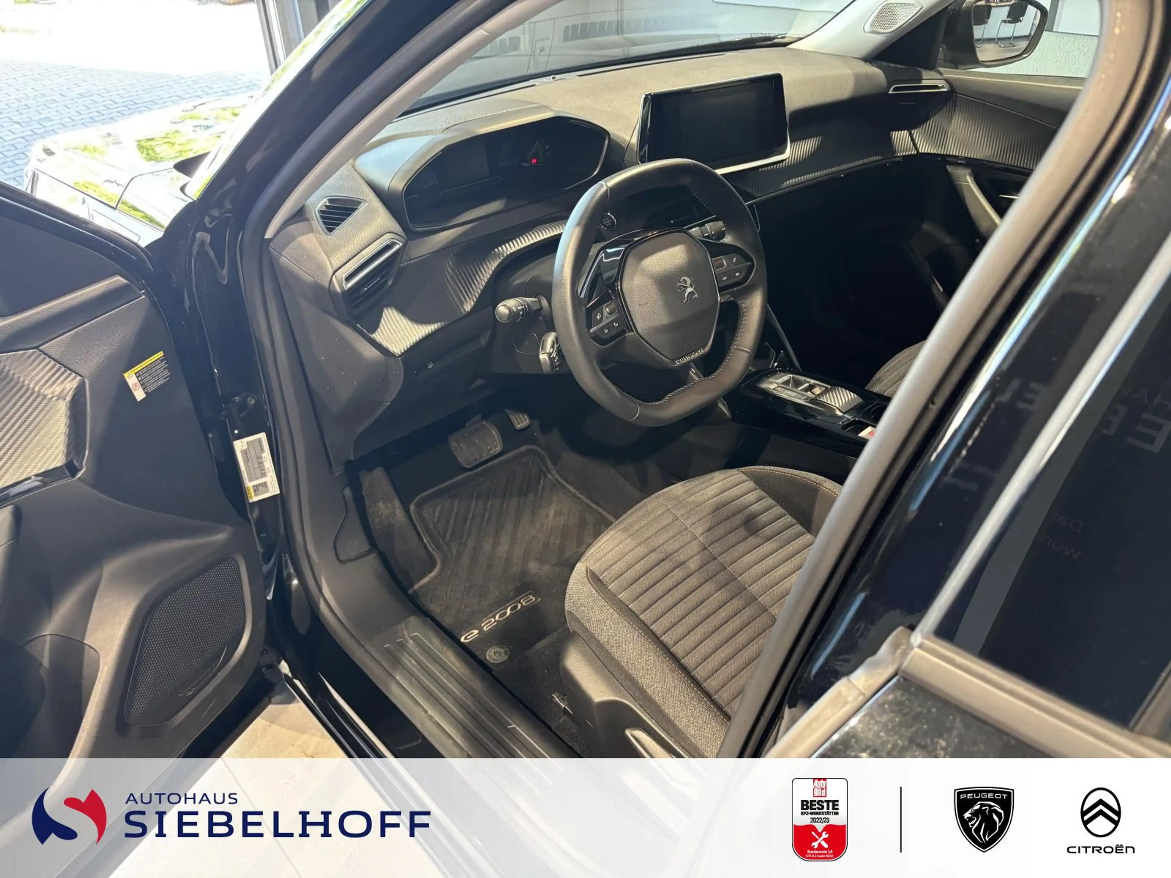 Peugeot 2008 e-2008 Active Elektromotor 136 — photo 11
