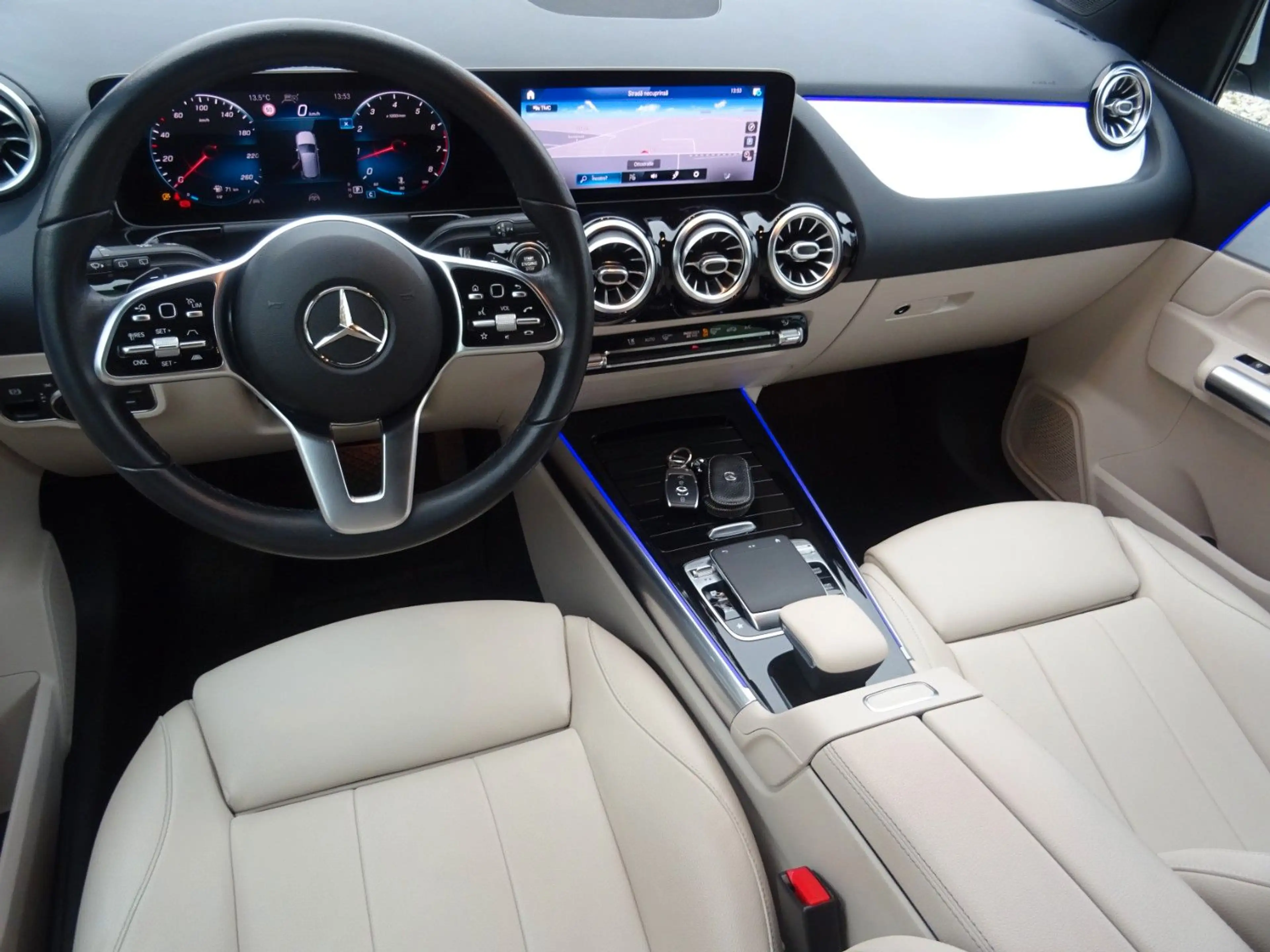 Mercedes-Benz B 220 4Matic — photo 14