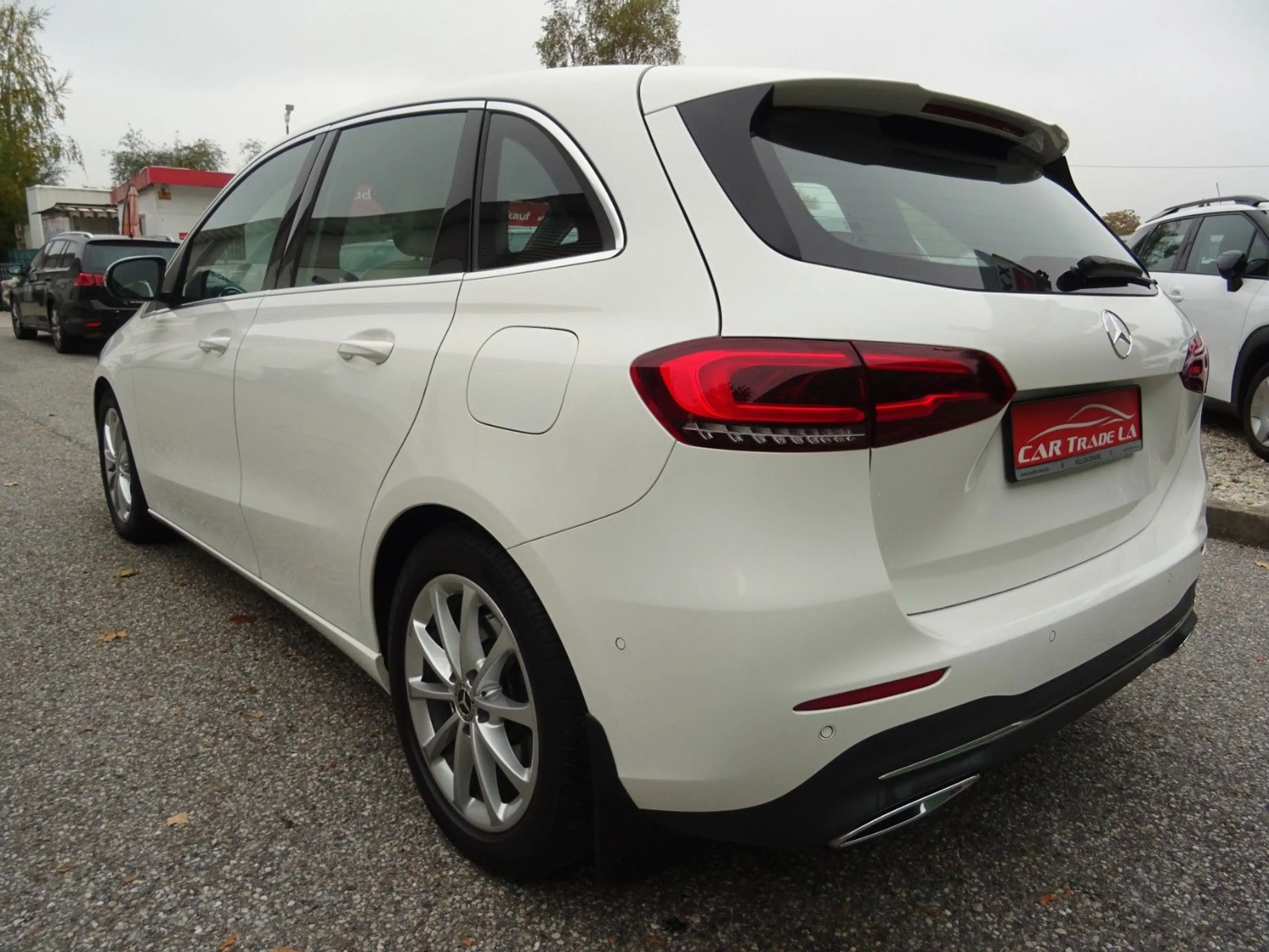 Mercedes-Benz B 220 4Matic — photo 4