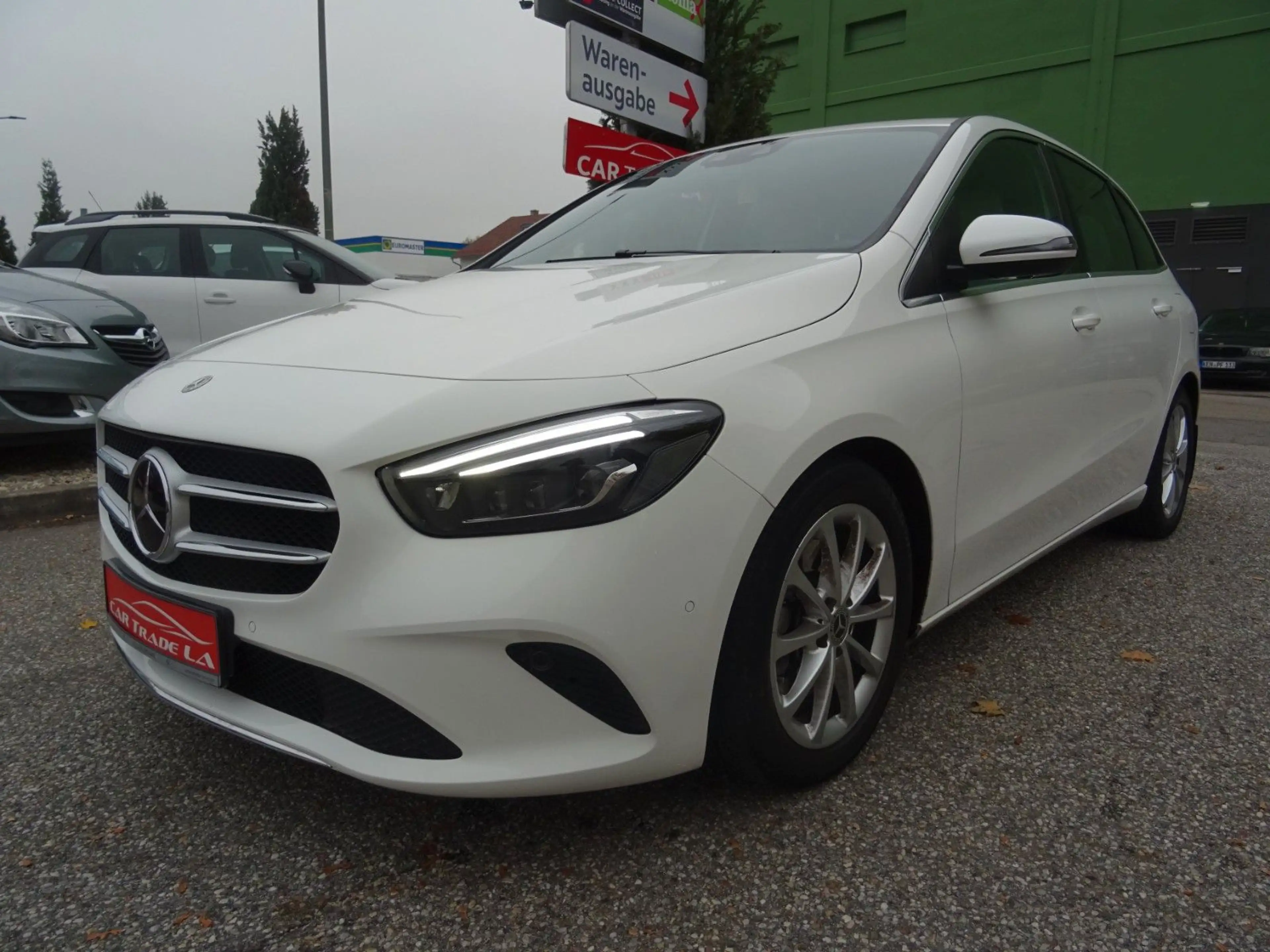 Mercedes-Benz B 220 4Matic — photo 9