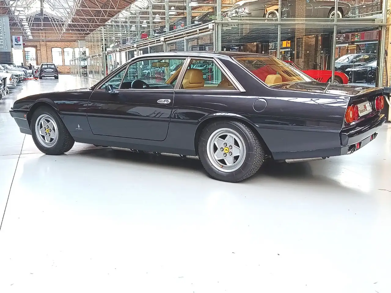 Ferrari 412 i - Schweizer Modell mit 5Gang-Schaltgetriebe, foto 9