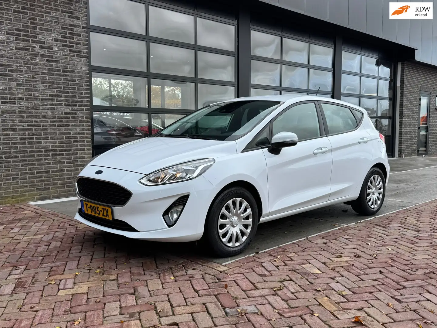 Ford Fiesta 1.1 Trend | PDC | Clima | Cruise | Stoelverwarming Wit - 1
