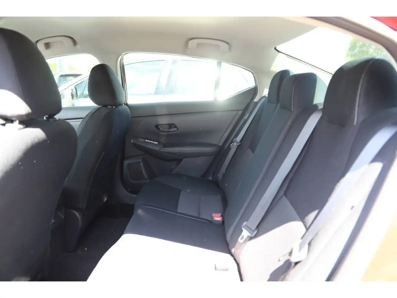 Nissan Sentra снимка Nissan Sentra