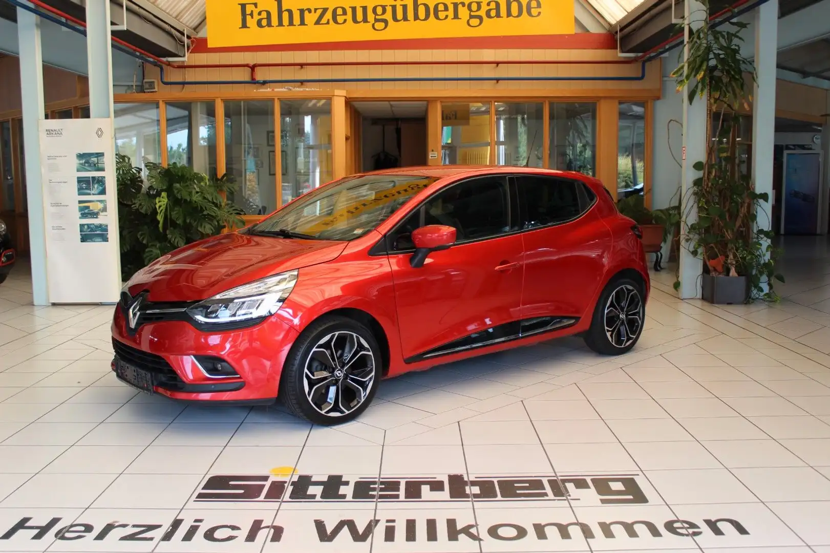 Renault Clio IV Intens TCe 120 Rouge - 1