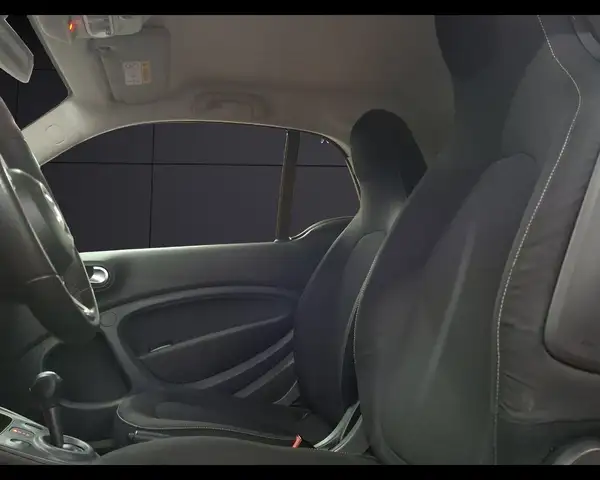 Smart Fortwo view 9