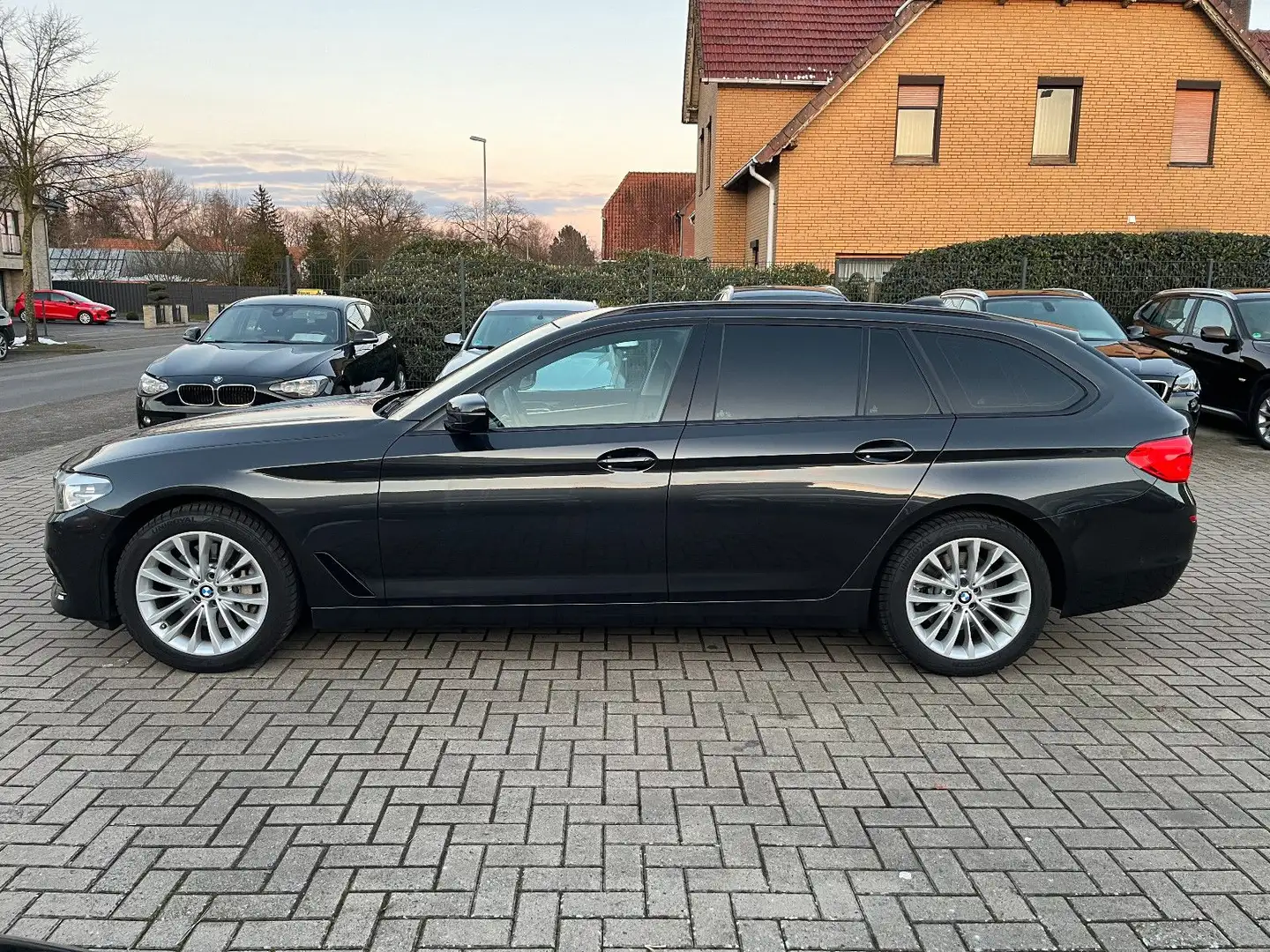 BMW 525 d Sport Line+LED+Sport+Kamra+Ambientelicht Grau - 2
