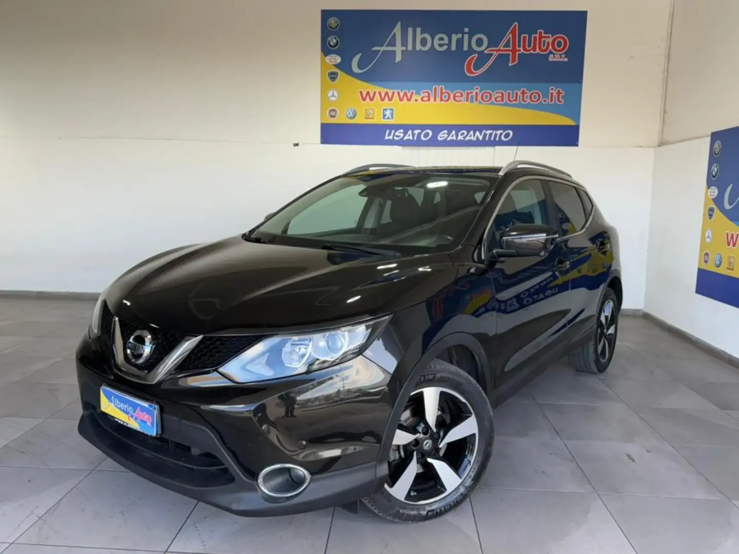 Nissan Qashqai 1.5 dCi N-connecta Nero - 1