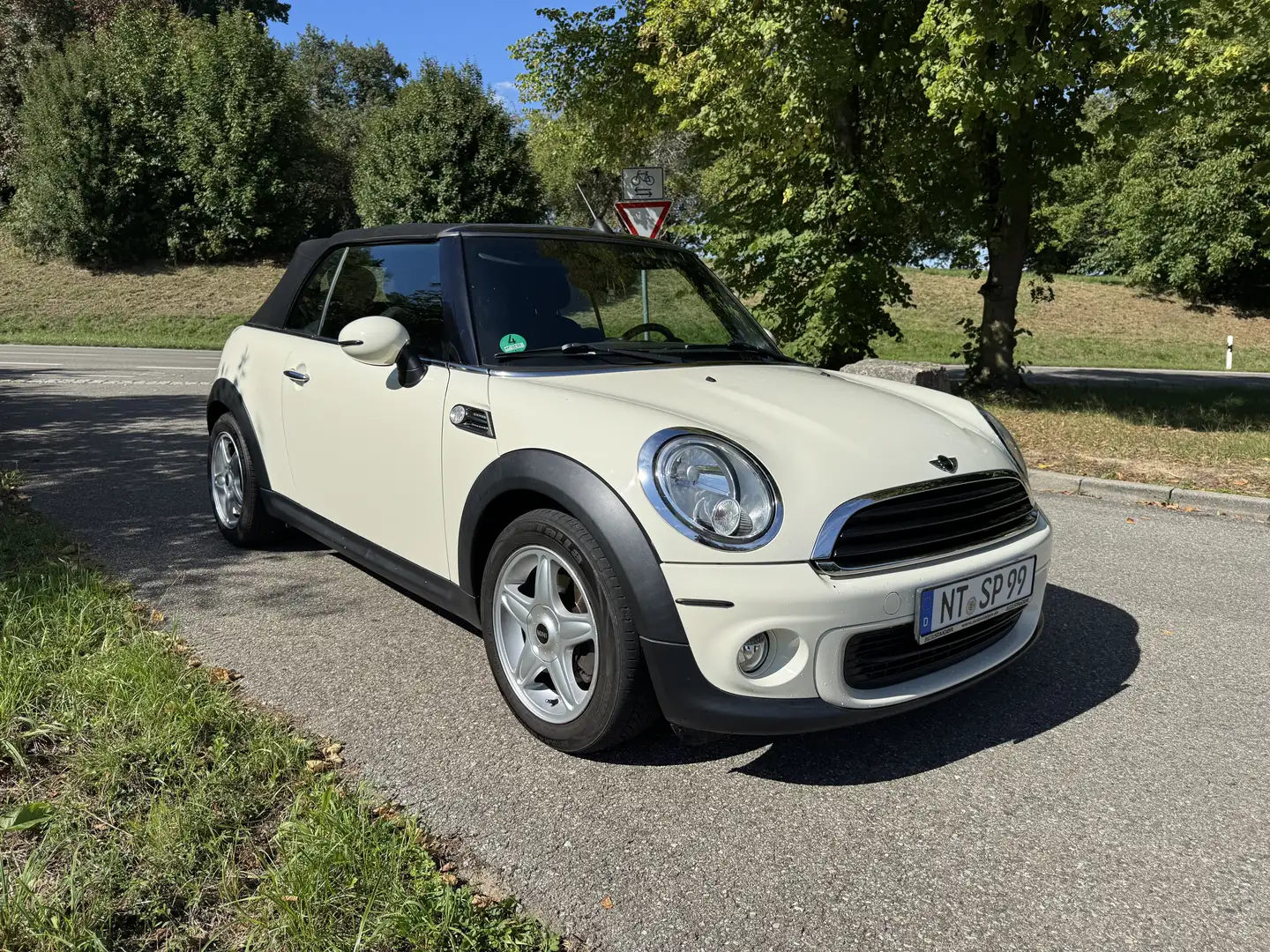 MINI One Cabrio - 1