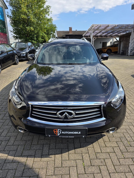 Infiniti QX70 30d S — photo 2