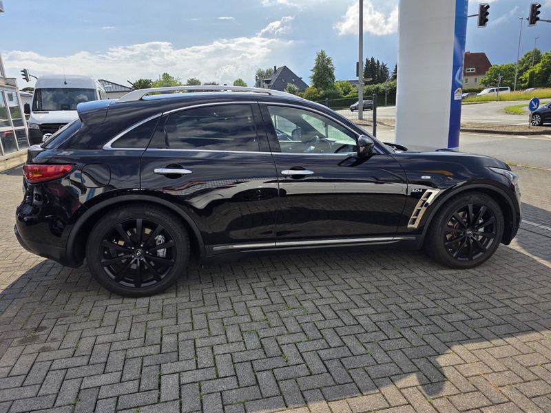 Infiniti QX70 30d S — photo 10