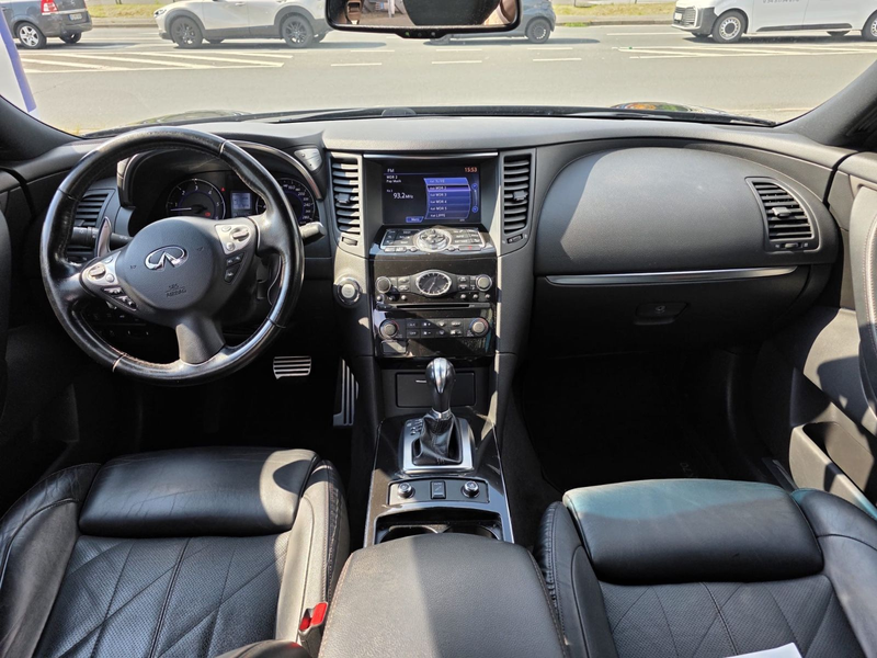 Infiniti QX70 30d S — photo 13