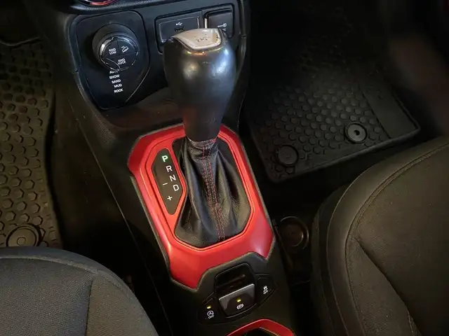 Jeep Renegade view 12