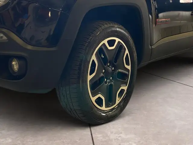 Jeep Renegade view 15