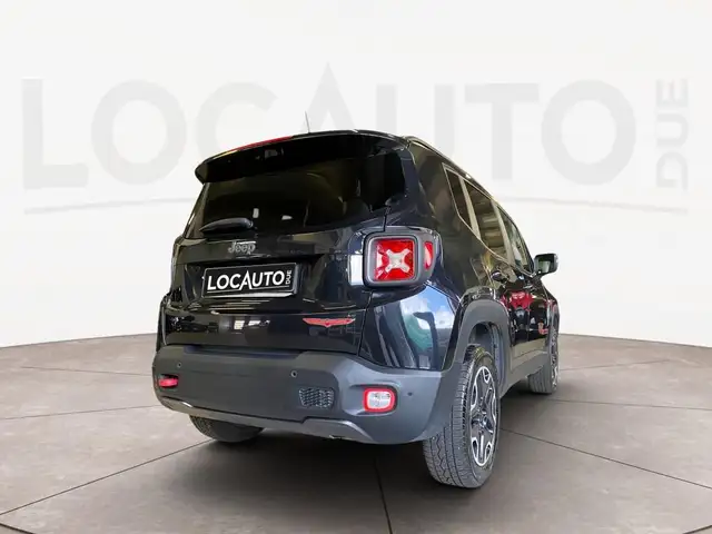 Jeep Renegade view 3