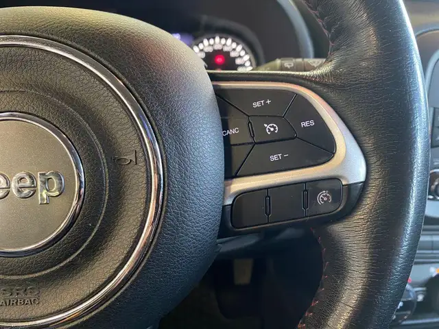 Jeep Renegade view 14