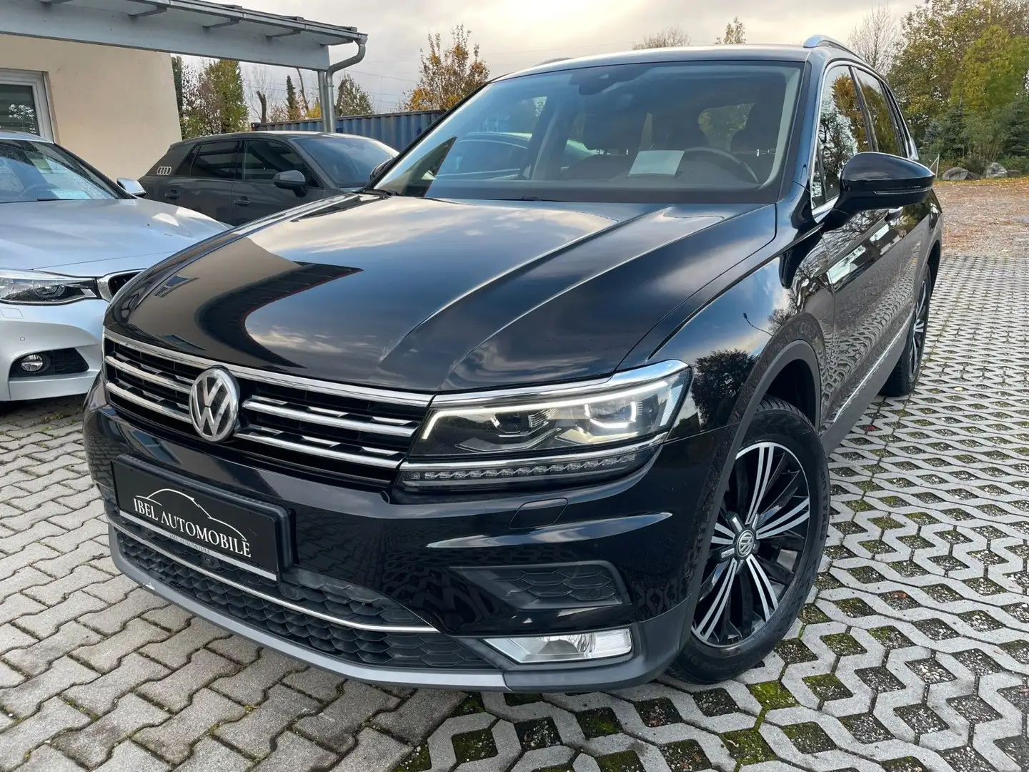 Volkswagen Tiguan 2.0 TDI 4M DSG Highline LED AHK ACC Sthzg Schwarz - 1