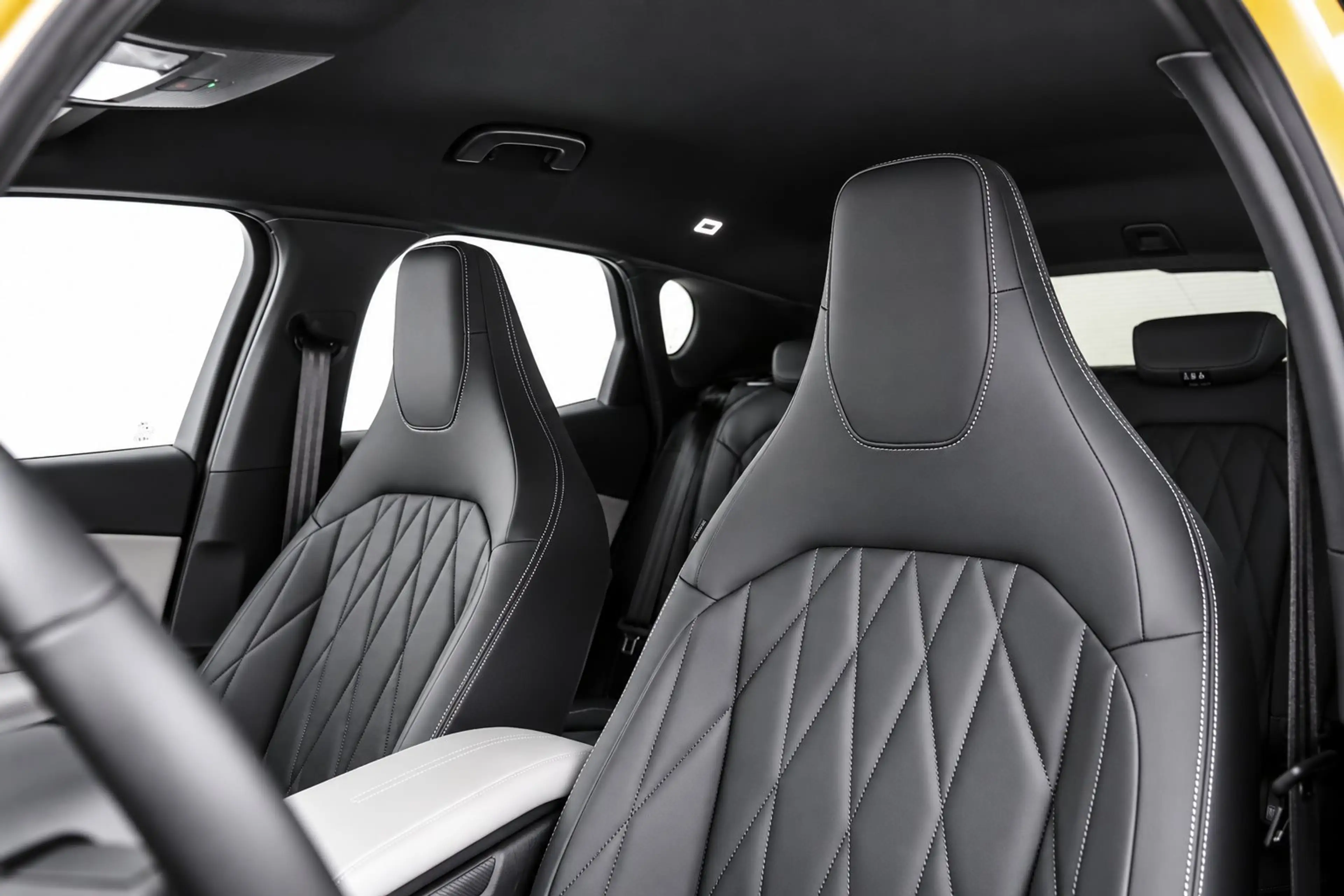Ford Capri Premium Extended Range 340pk AWD 79KWh | Warmtepom — photo 24