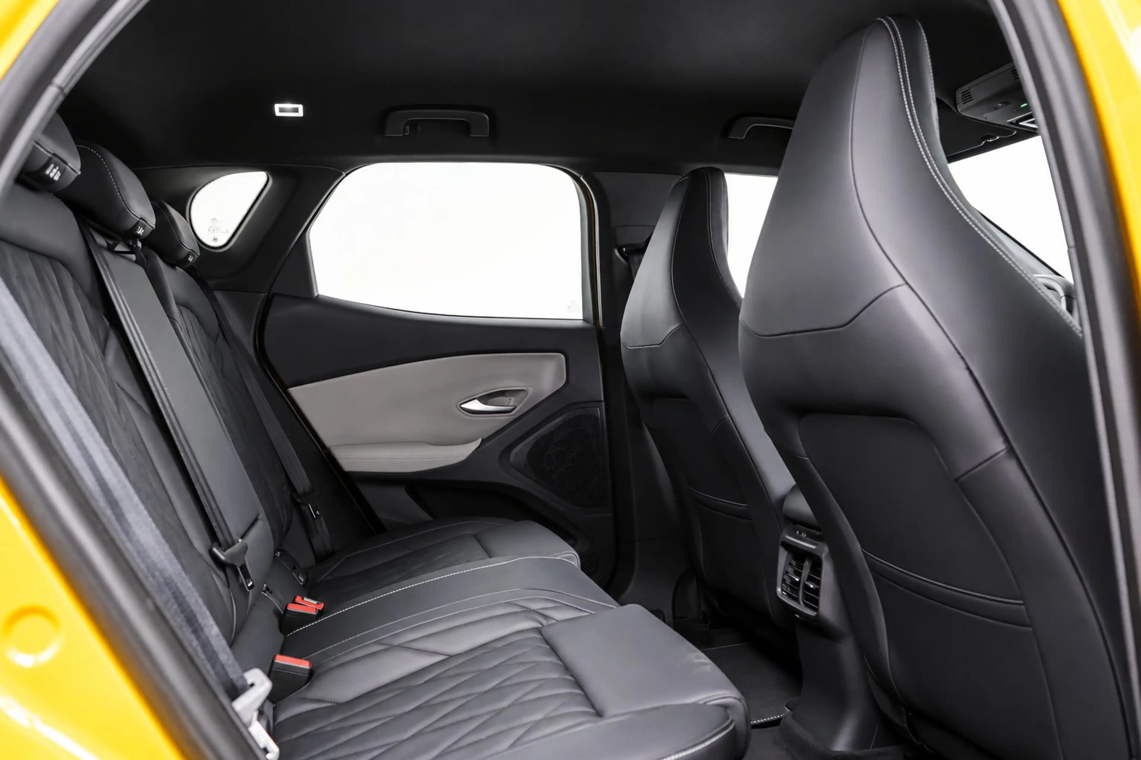 Ford Capri Premium Extended Range 340pk AWD 79KWh | Warmtepom — photo 21