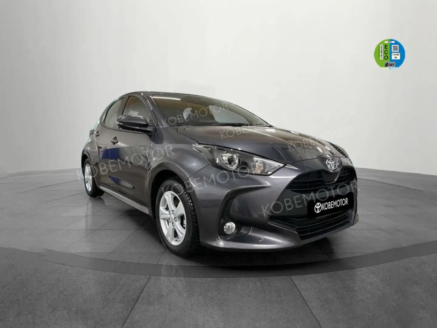 Toyota Yaris 120H 1.5 Active Plus Gris - 1