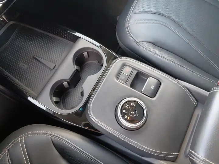 Ford Mustang Mach-E 2023, foto 17