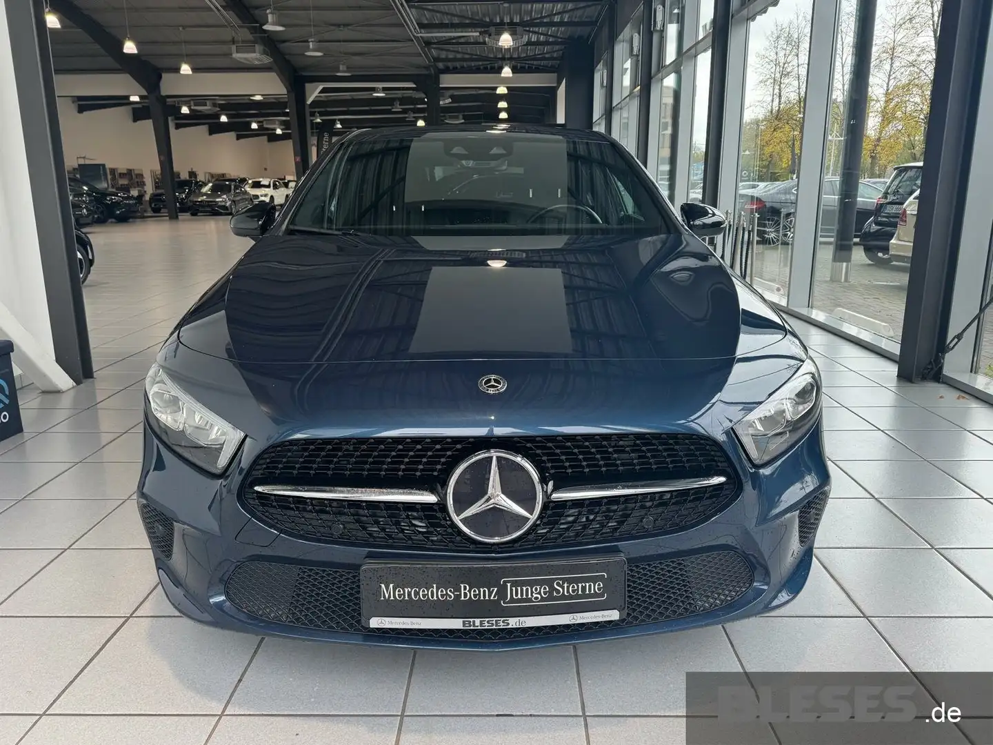 Mercedes-Benz A 180 A 180 Progressive Night Edition 19+Distronic+Kamera Blau - 2