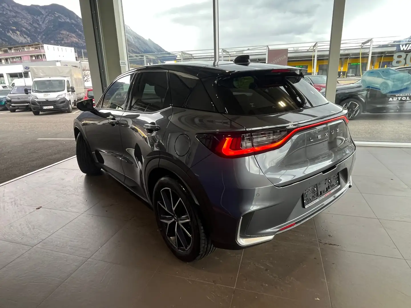 Lexus LBX Cool CVT 4x4 Negro - 2