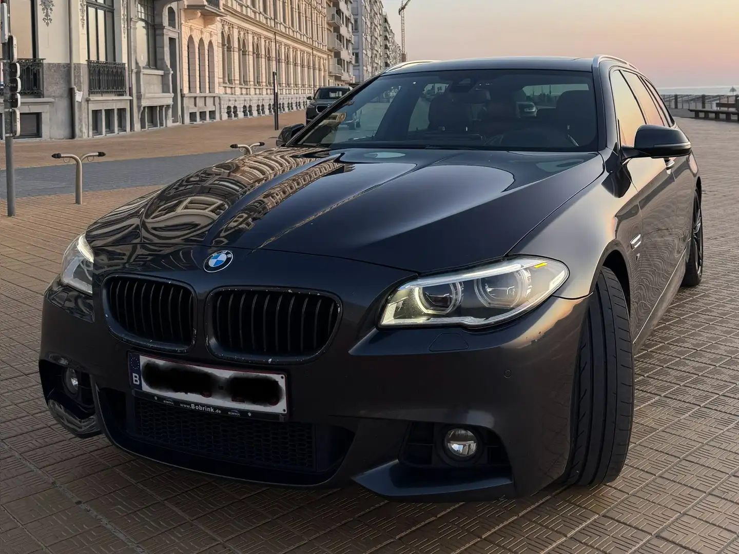 BMW 520 520d Touring Aut. Luxury Line FULL OPTION! Grijs - 1