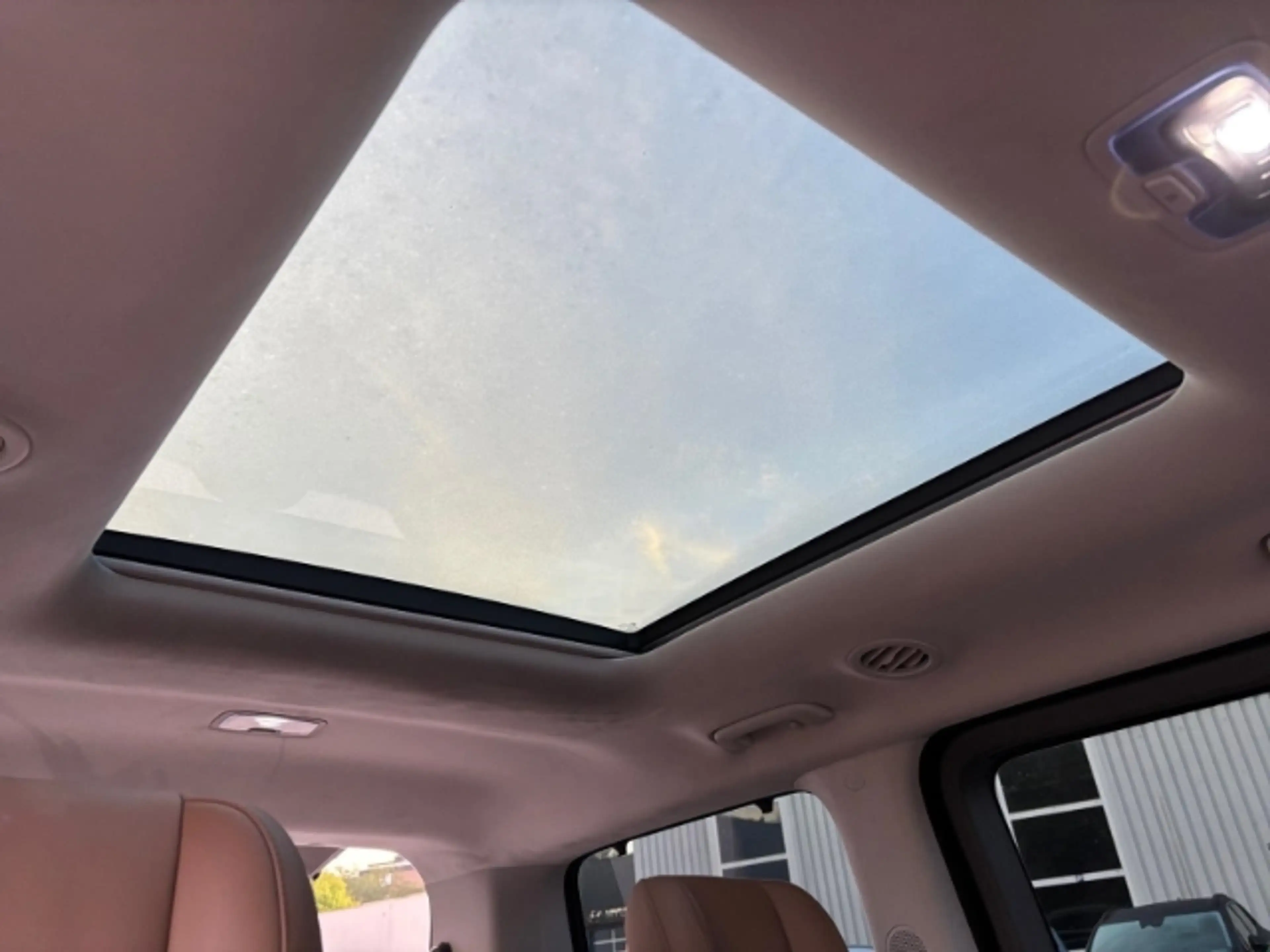 Hyundai STARIA 2.2 CRDi 4WD Signature 7-Sitzer Navi+Rückfahrkamer — photo 29
