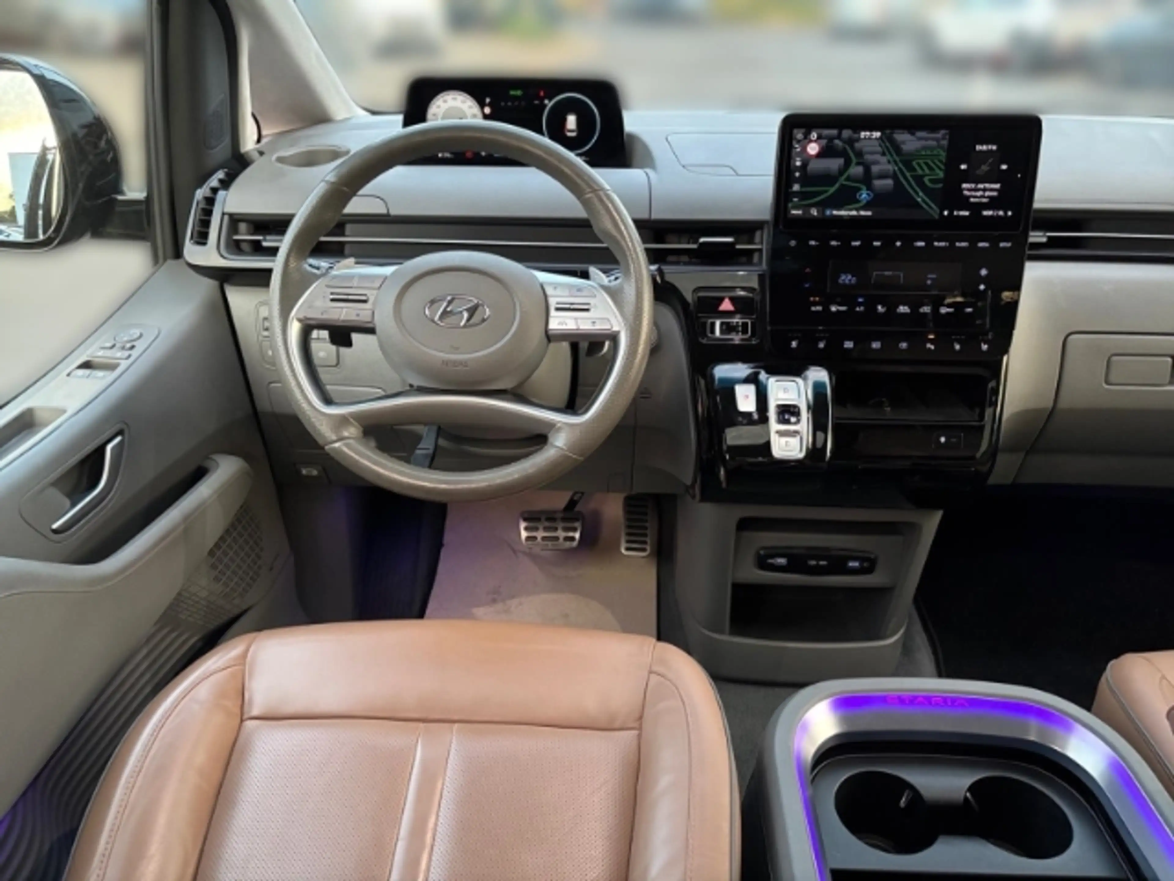 Hyundai STARIA 2.2 CRDi 4WD Signature 7-Sitzer Navi+Rückfahrkamer — photo 10