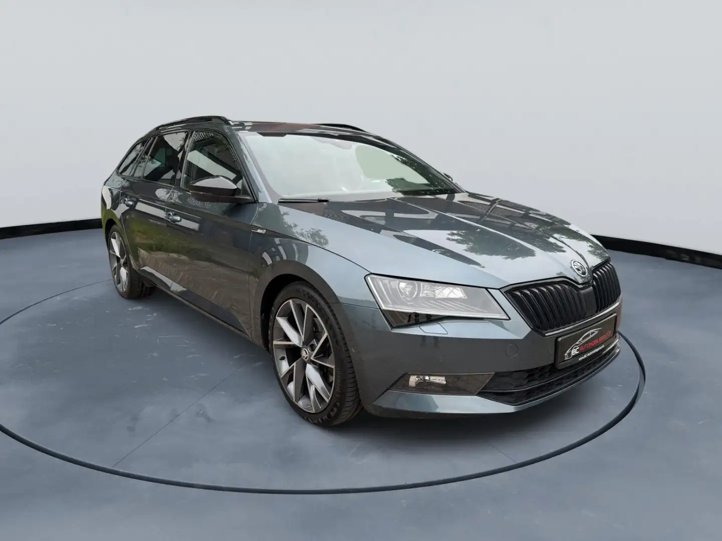 Skoda Superb Combi Sportline 4x4*VOLL*PANO*STANDH.*LHZ Gris - 1