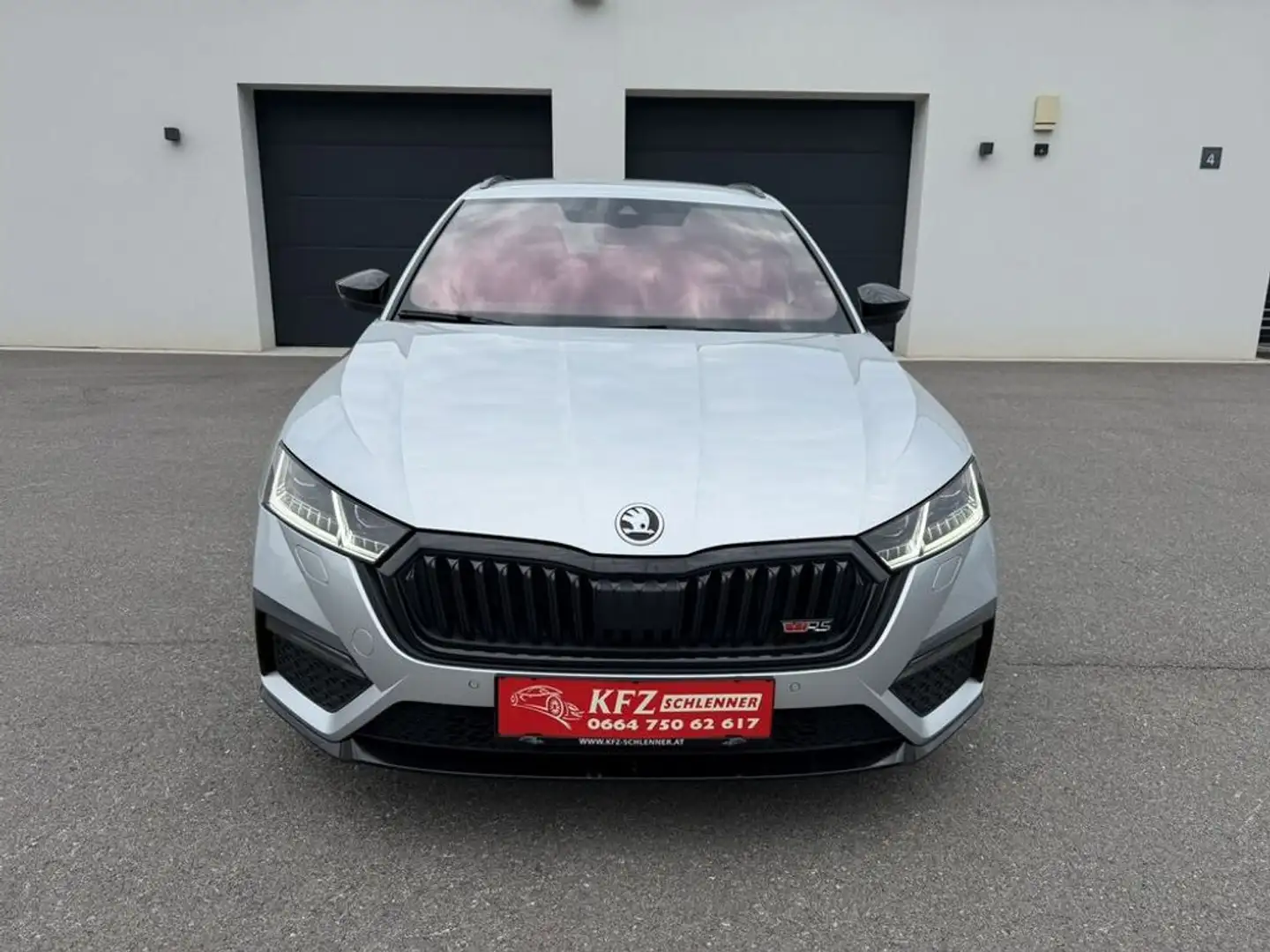 Skoda Octavia Combi RS iV Silber - 2