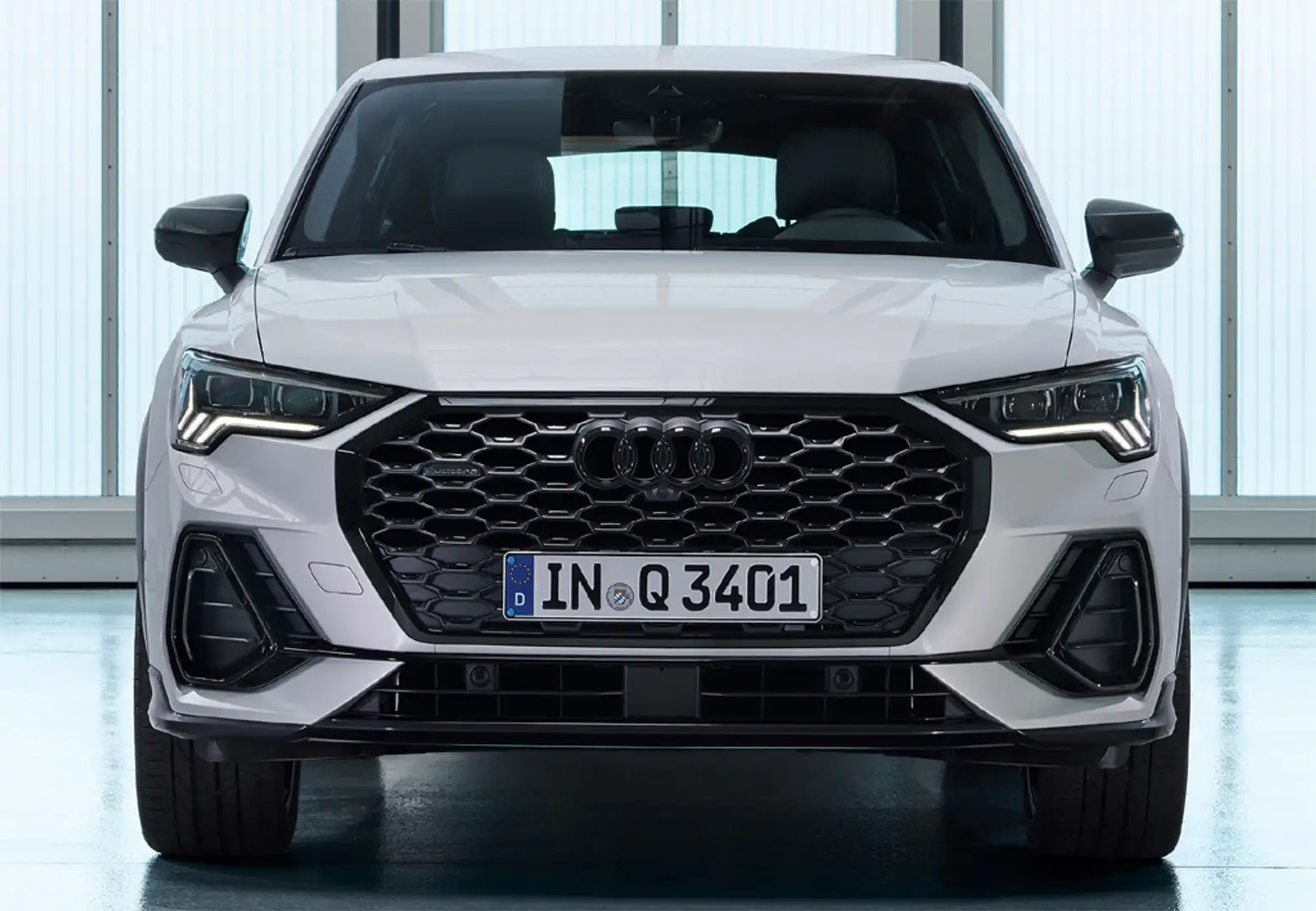 Audi Q3 Sportback 35 TDI Black line S tronic Rojo - 1