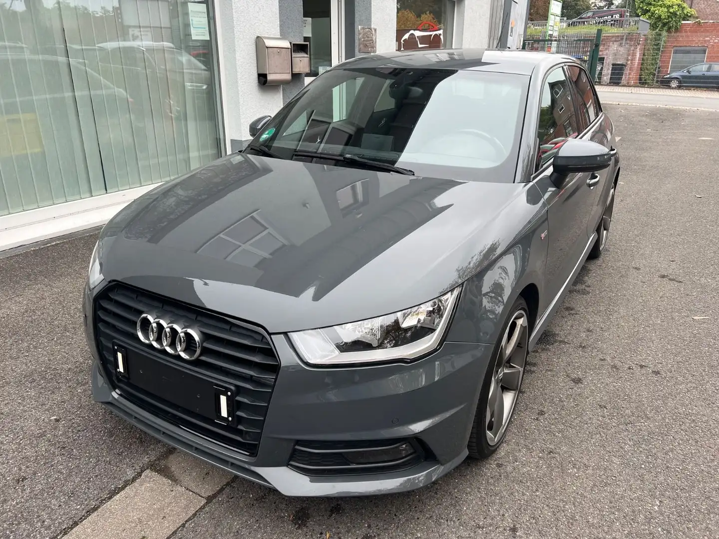 Audi A1 Sportback S-Line"Klimaaut."Navi"SHZ"Rotor"PDC Grau - 1