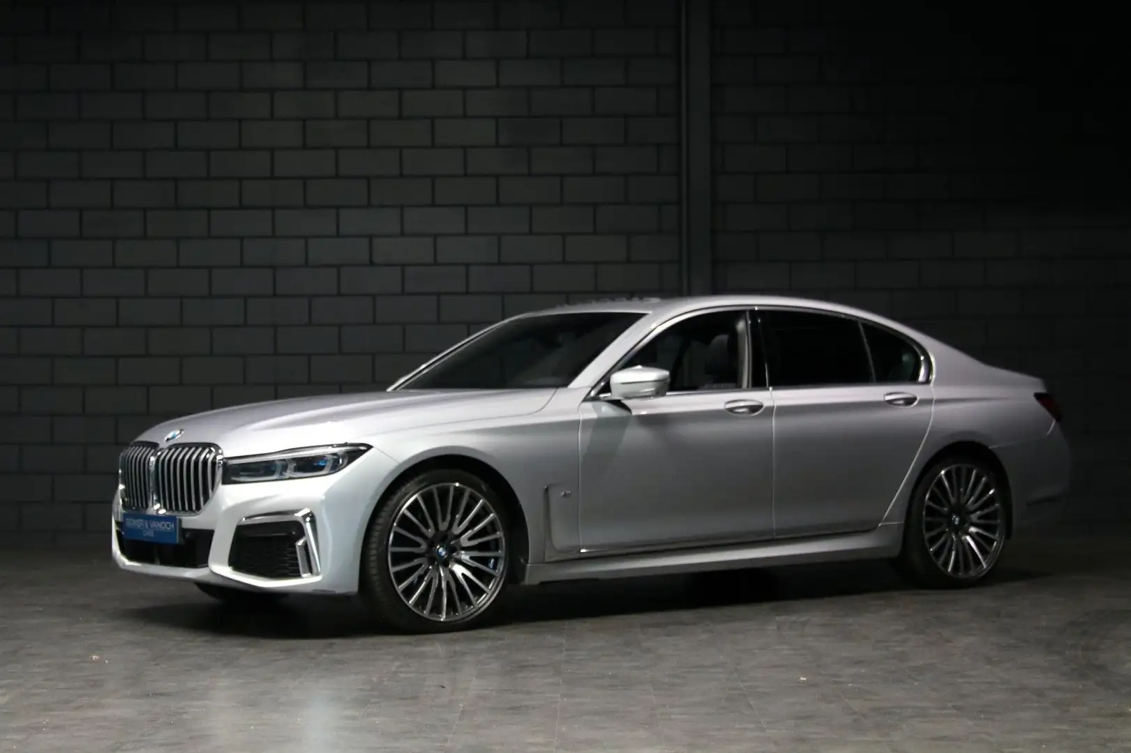 BMW 750 d xDrive M Sport Laser H&K Individual Zilver - 1