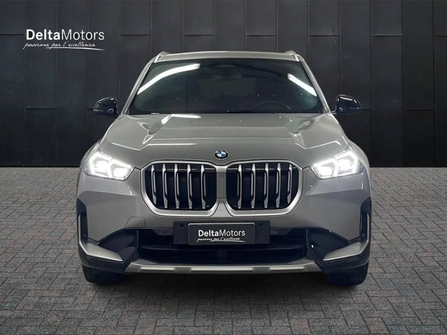 BMW X1 sdrive18i X-Line Edition Essence auto Bronce - 2