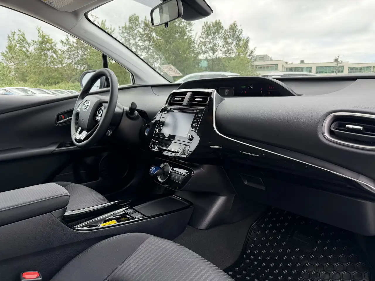 Toyota Prius Prime снимка Toyota Prius Prime
