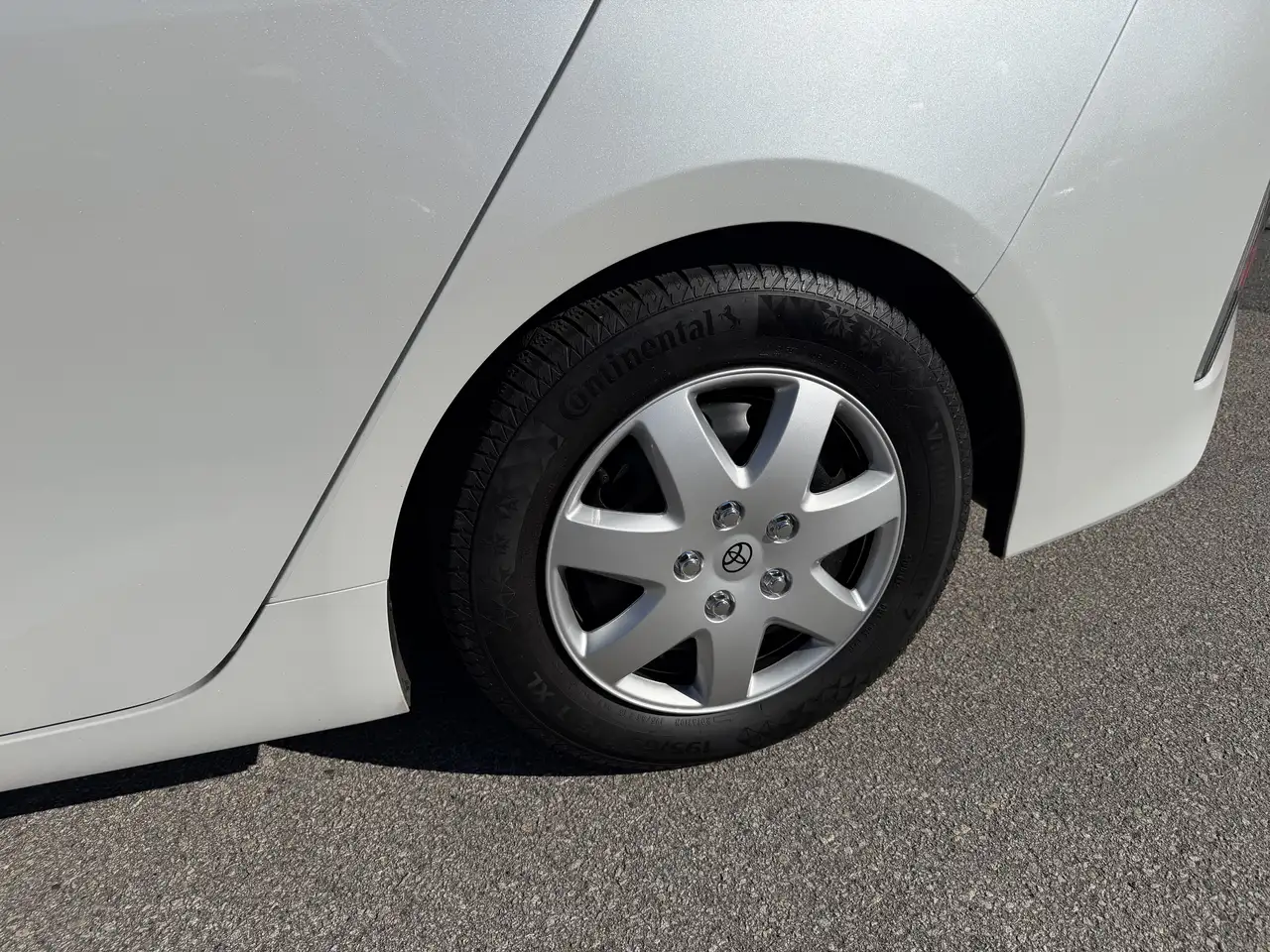 Toyota Prius Prime снимка Toyota Prius Prime