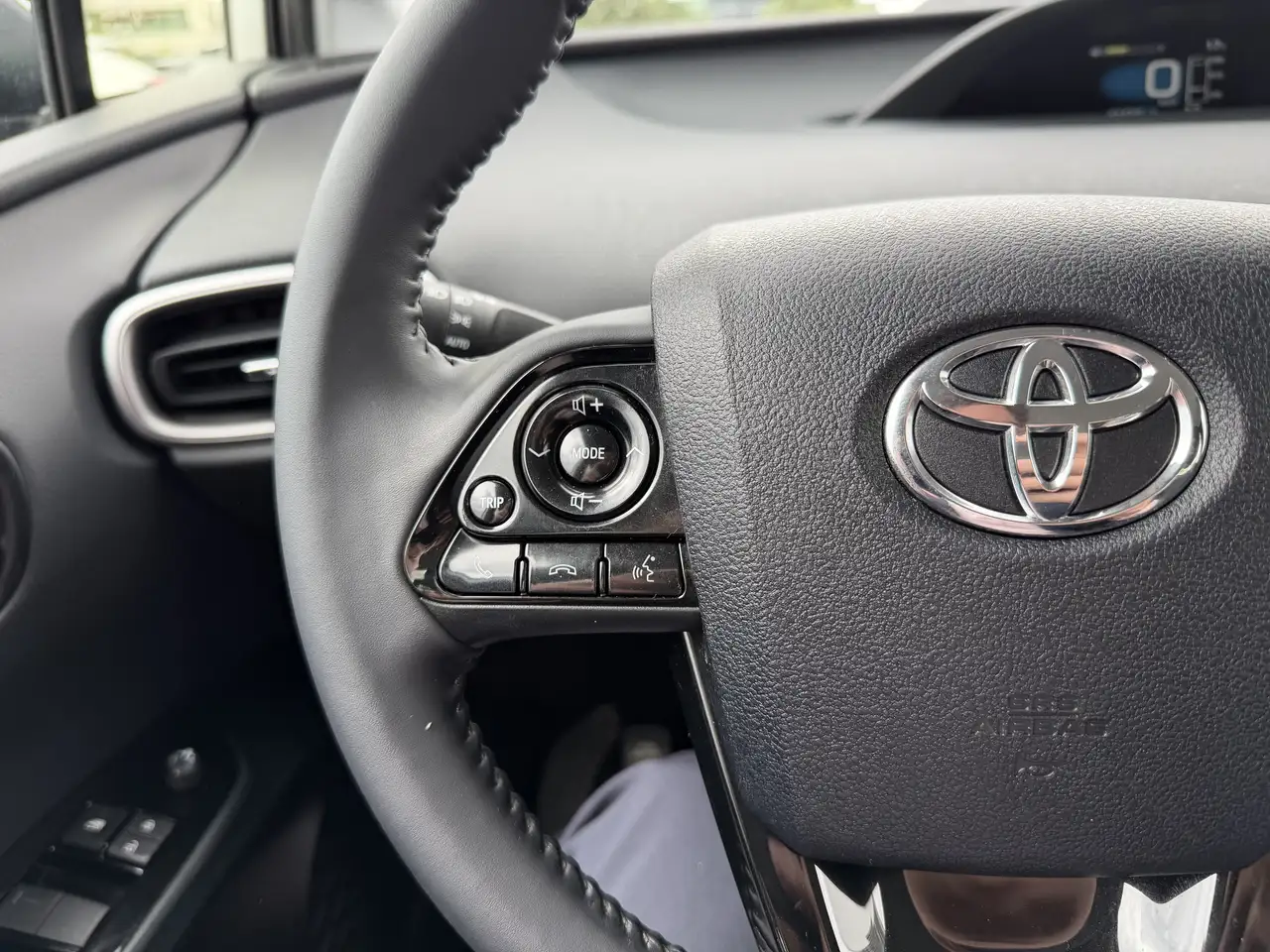 Toyota Prius Prime снимка Toyota Prius Prime