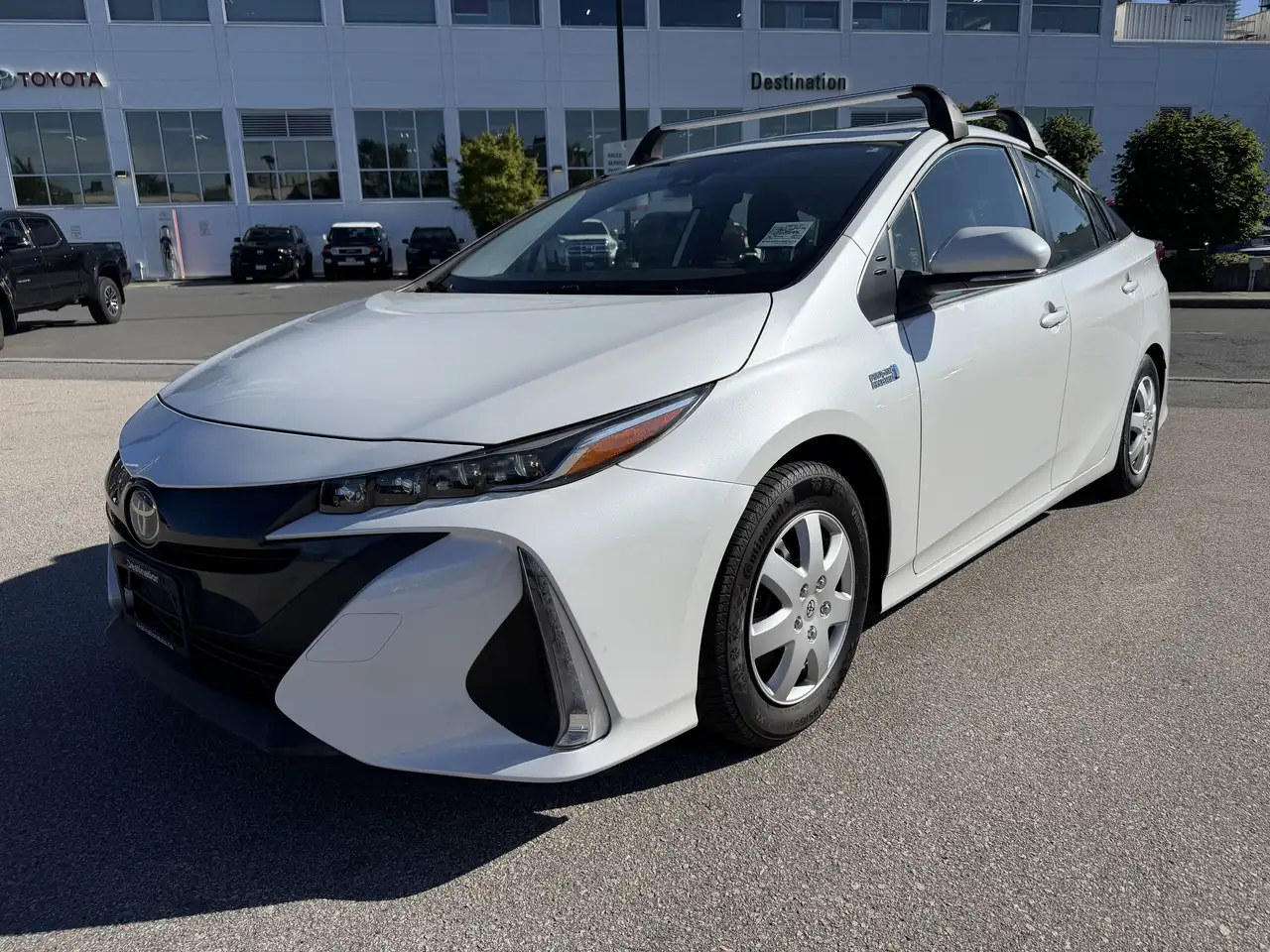 Toyota Prius Prime снимка Toyota Prius Prime