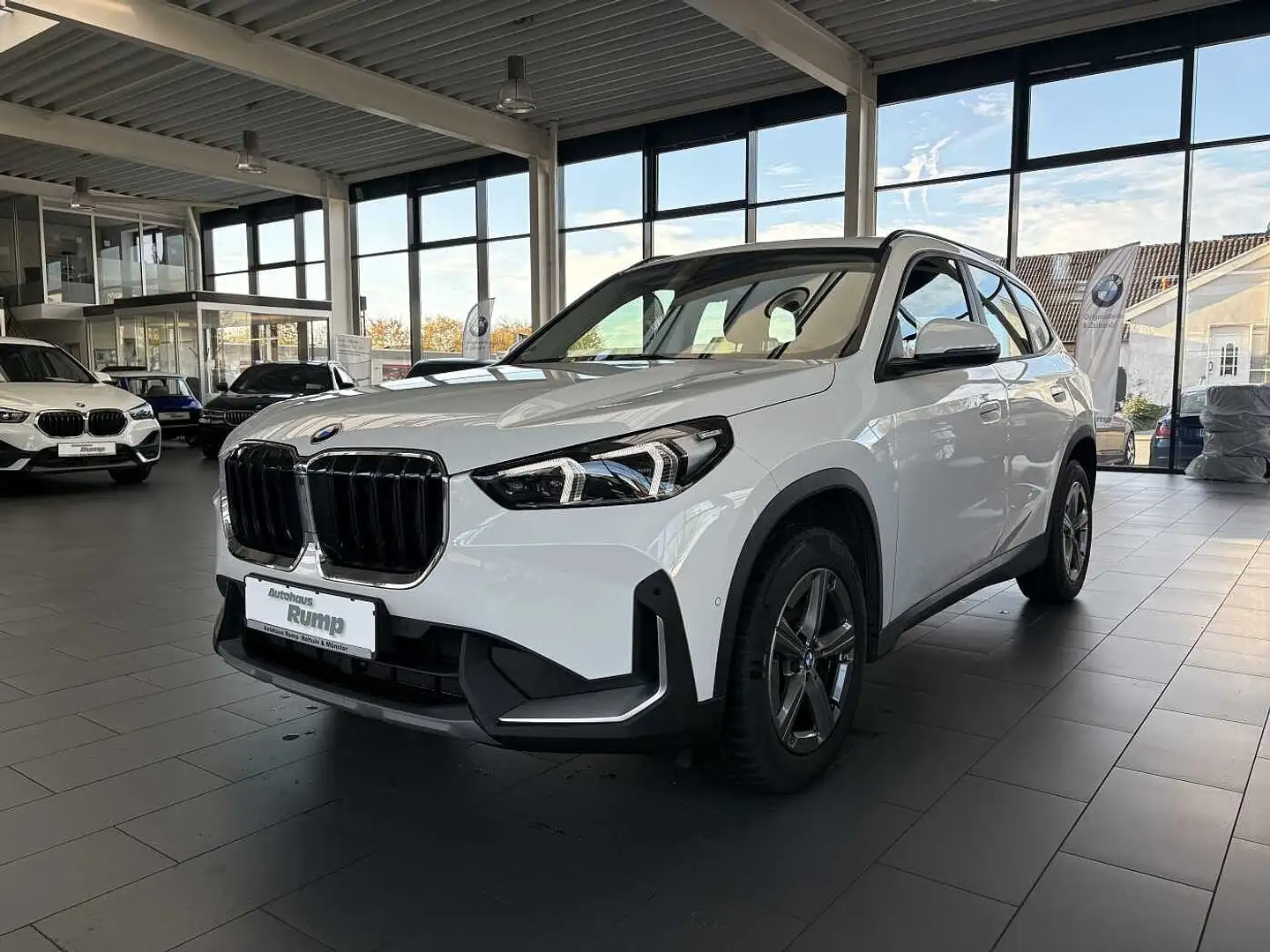 BMW X1 sDrive18i Autom./LED/AHK Blanc - 1