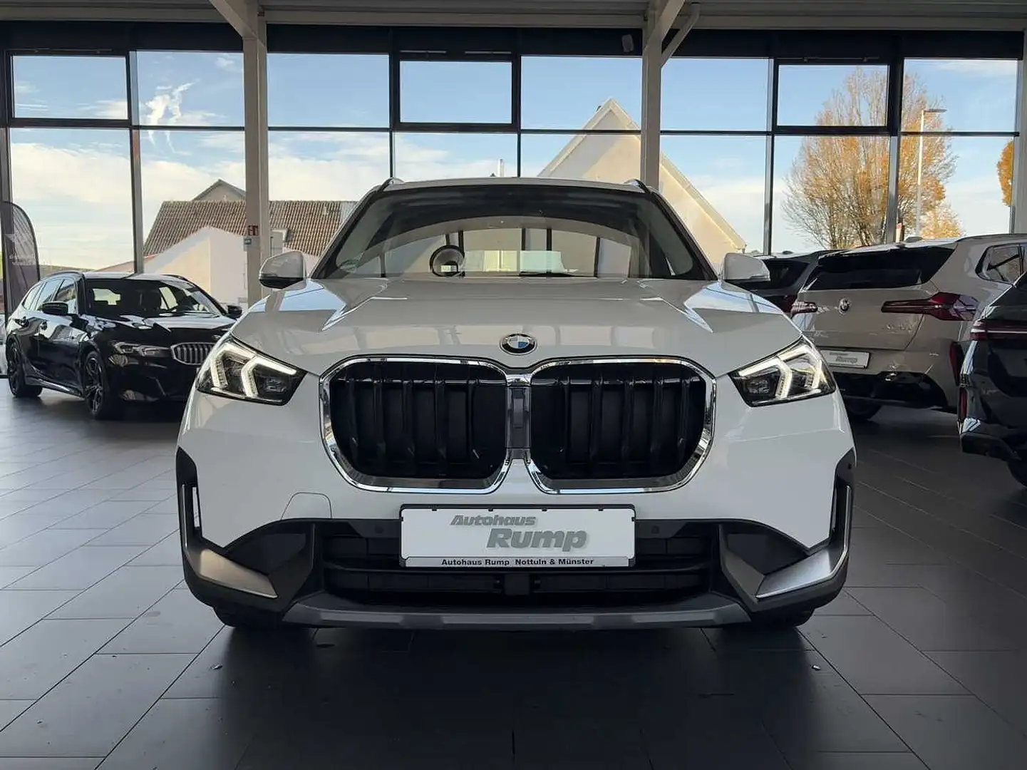 BMW X1 sDrive18i Autom./LED/AHK Blanc - 2