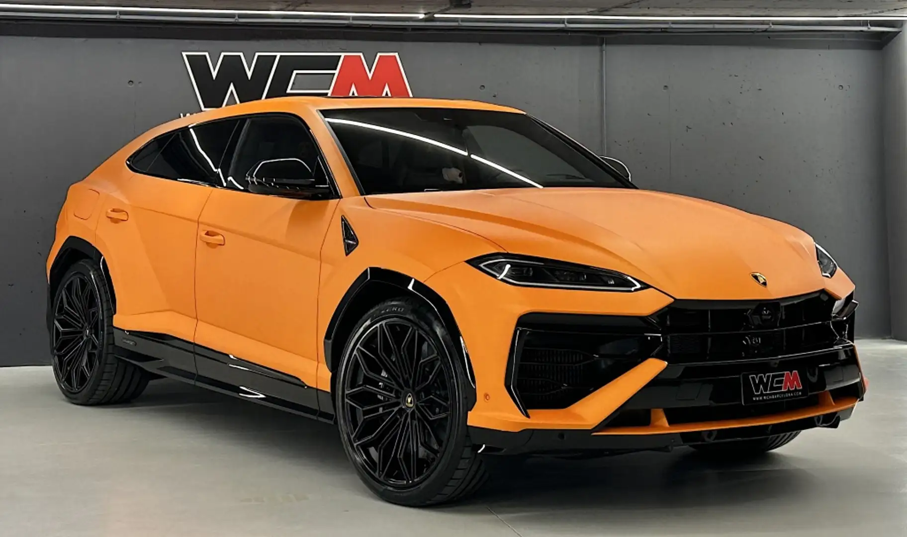Lamborghini Urus SE Orange - 1