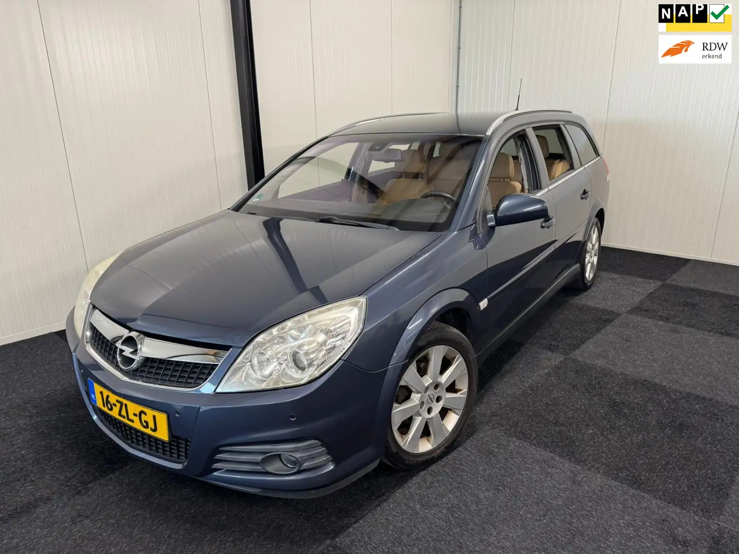 Opel Vectra Wagon 2.2-16V Cosmo 2008 155PK LEDER/CRUISE/NAVI/C Grigio - 1