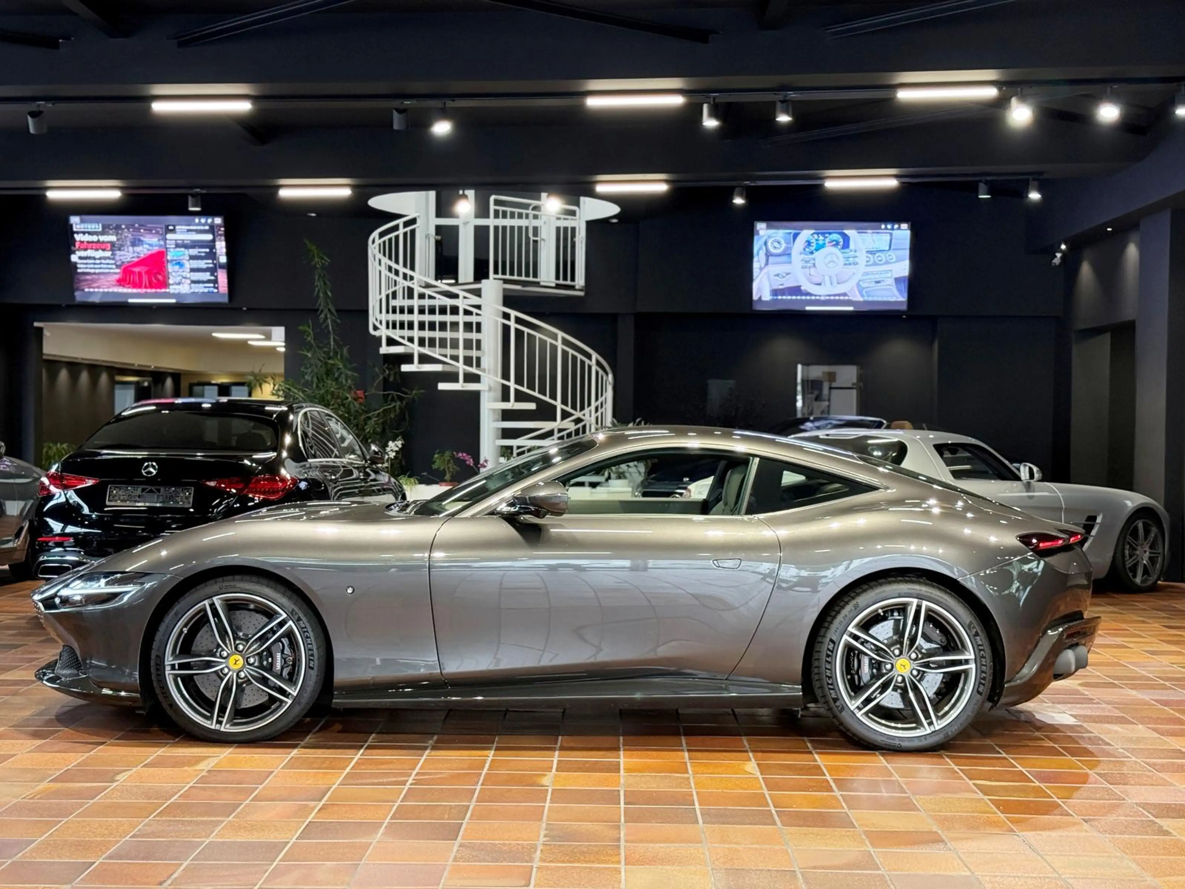 Ferrari Roma FullCarbon ADAS Passenger JBL Approved03/28 — photo 2