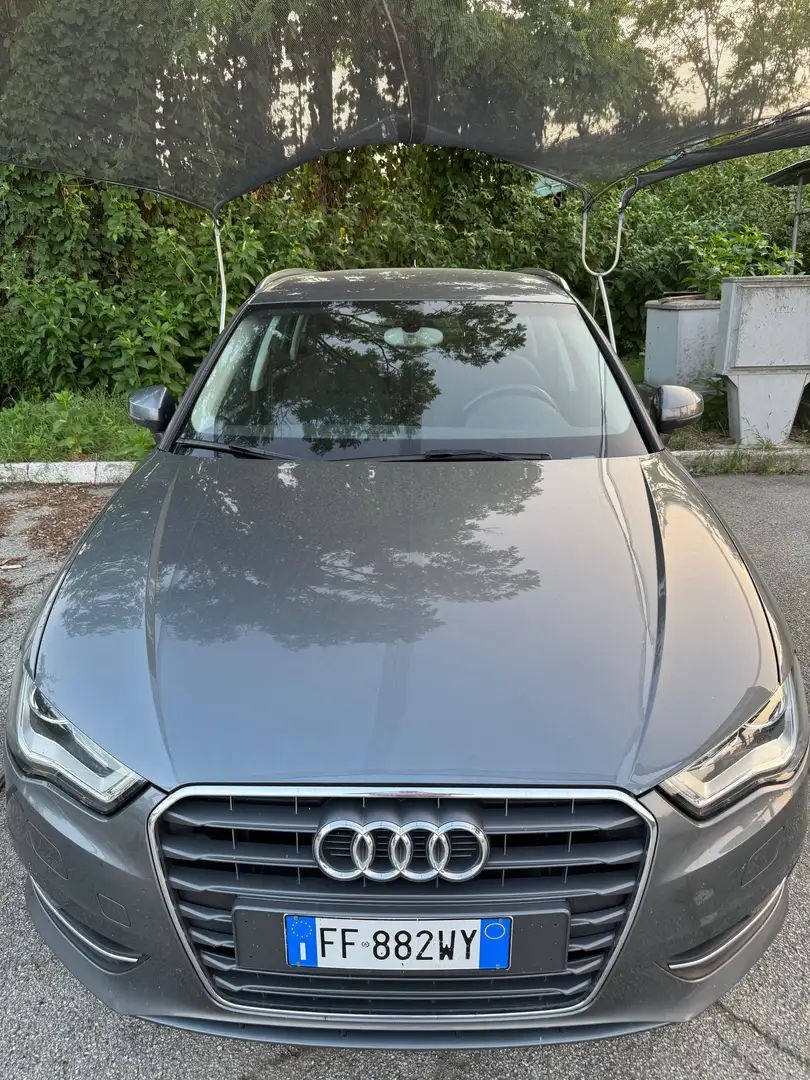 Audi A3 1.6 tdi 110cv Attraction E6 2015 Grigio - 2